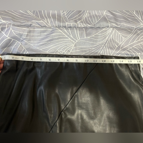 Dynamite Black leather skirt. Size Large. Excellent condition. - Picture 3 of 3